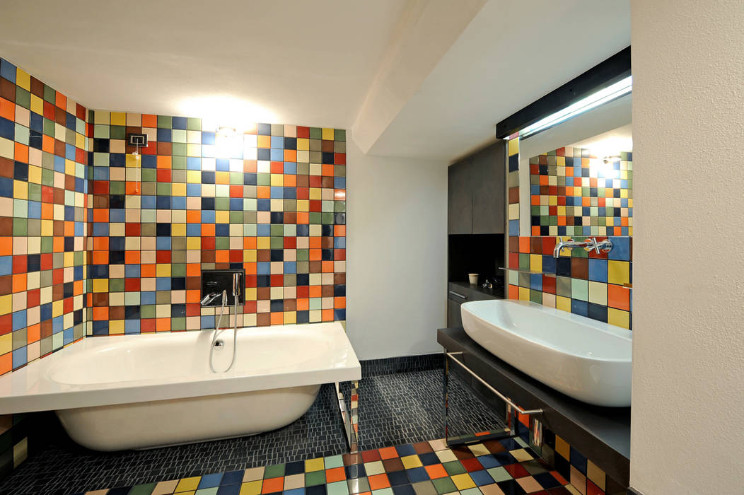 Kids bathroom Vemworks llc Bagno in stile industriale Piastrelle