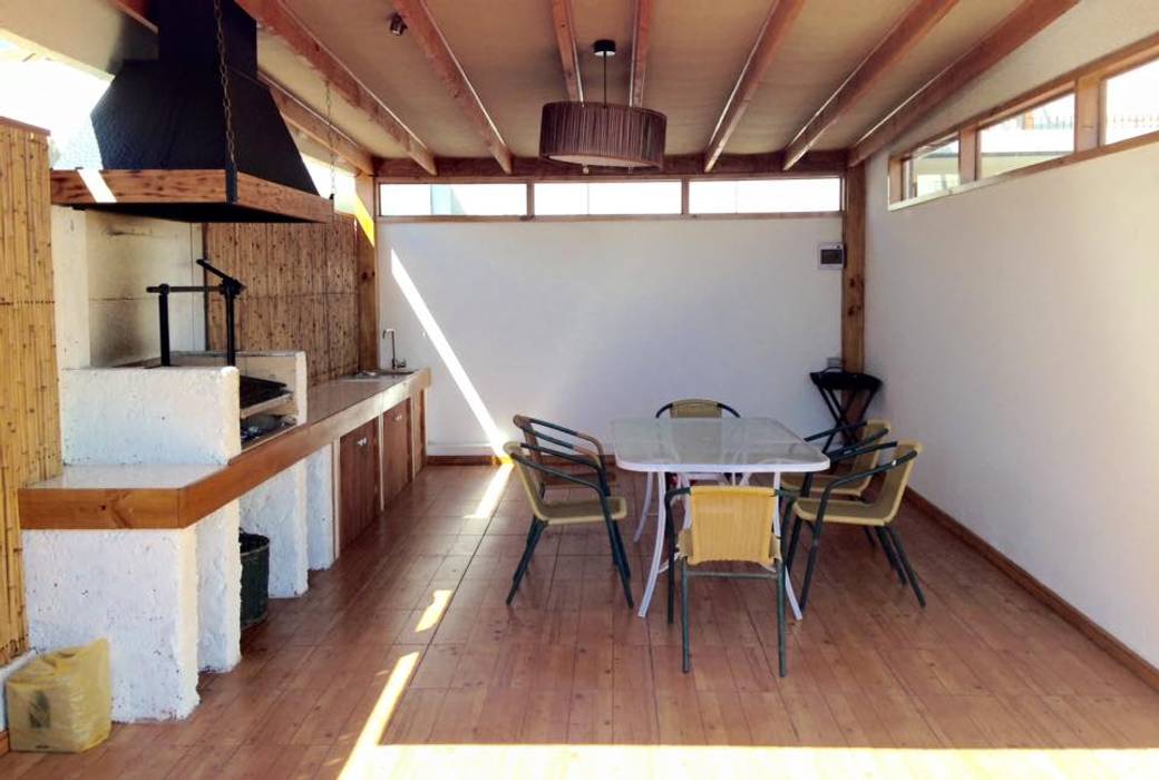 homify Rustic style dining room