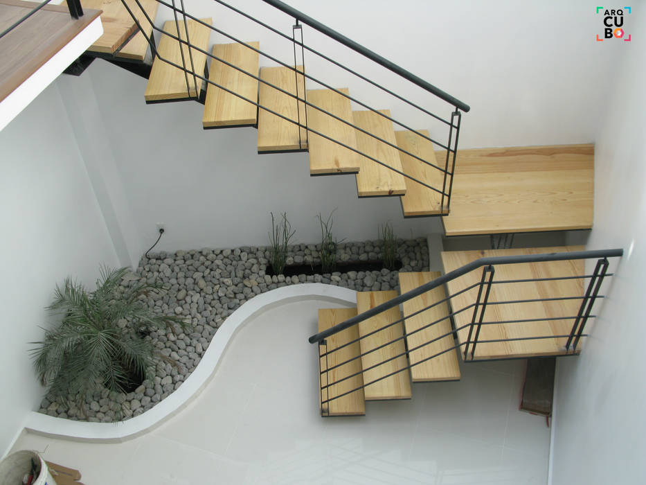 ESCALERA homify Escaleras ESCALERA