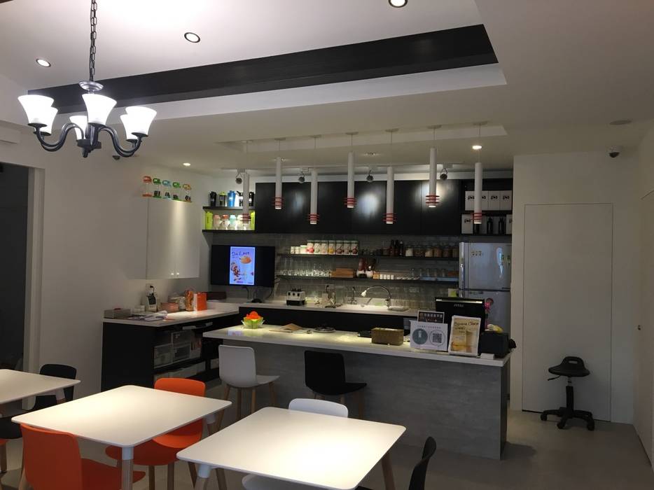 賀寶芙設計案 特色造型 大膽配色, 捷士空間設計 捷士空間設計 餐廳