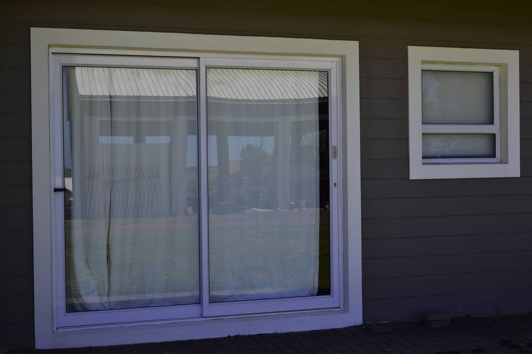 Inso's Aluminium Doors Inso Architectural Solutions Modern style doors Aluminium/Zinc aluminium,aluminium doors,aluminium suppliers,aluminium jhb,aluminium product,aluminium frame