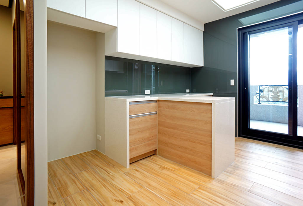 全室案例-基隆市楊宅, ISQ 質の木系統家具 ISQ 質の木系統家具 現代廚房設計點子、靈感&圖片