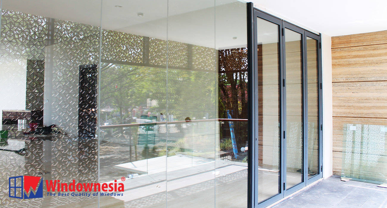 Pintu Lipat Aluminium, PT. Podomoro Windownesia PT. Podomoro Windownesia Glass doors