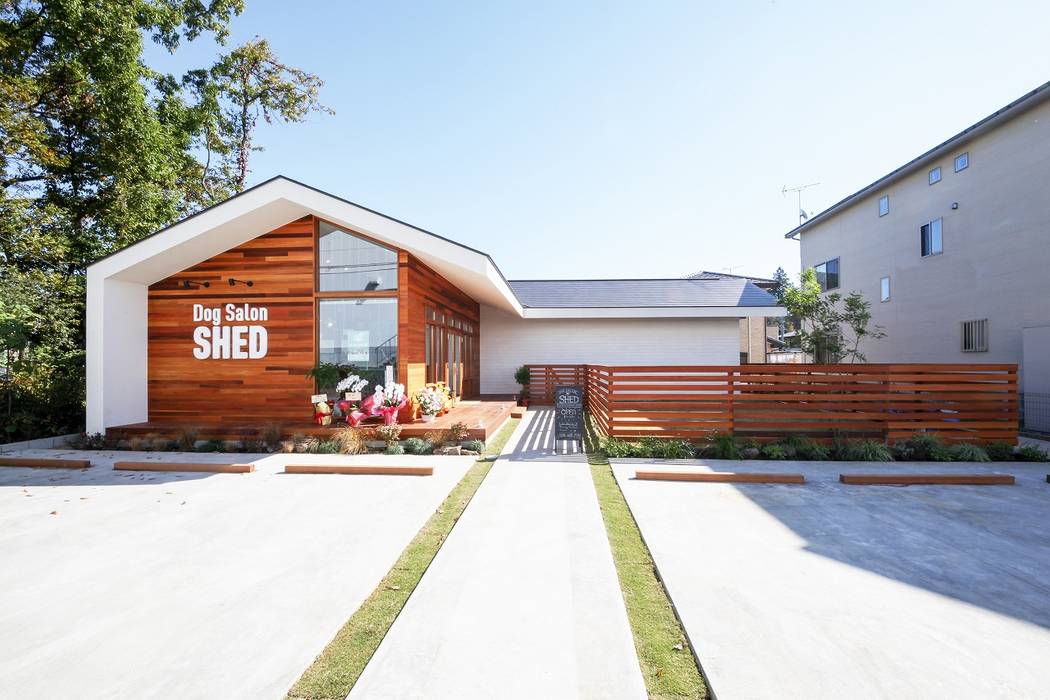 Dog salon 「SHED」, STaD（株式会社鈴木貴博建築設計事務所） STaD（株式会社鈴木貴博建築設計事務所） Industrial style houses