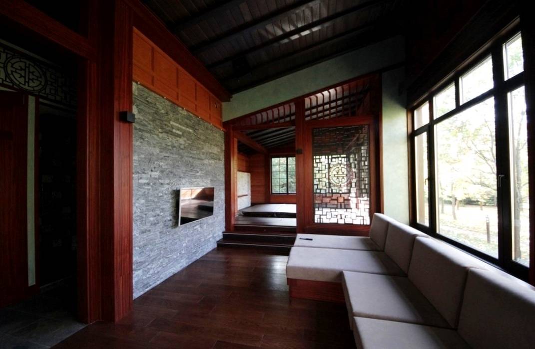 Casa de vacaciones y Spa en estilo japonés, Studio B&L Studio B&L Salas de estilo asiático Madera maciza Multicolor sala de estar,marmol,piso de madera,viga de madera,japones,asiatic,moderno