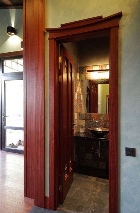 Casa de vacaciones y Spa en estilo japonés, Studio B&L Studio B&L Wooden doors Solid Wood Multicolored