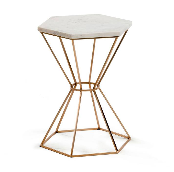 Mesa de apoio com estrutura em metal cobre e tampo em mármore branca. Support table with structure in copper metal and top in white marble. TIMIL https://www.intense-mobiliario.com/pt/moveis-de-apoio/13593-mesa-de-apoio-timil.html, Intense mobiliário e interiores Intense mobiliário e interiores Modern Living Room Accessories & decoration