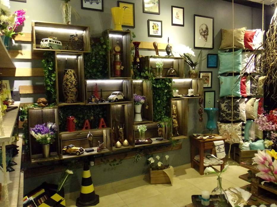 | Loja de objetos decorativos |, AKA Studio AKA Studio พื้นที่เชิงพาณิชย์ อาคารสำนักงาน ร้านค้า