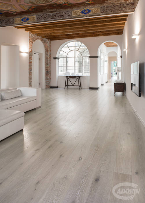 Bleached Quercus wood floor Cadorin Group Srl - Italian craftsmanship production Wood flooring and Coverings オリジナルデザインの リビング wood floor,quercus,bleached