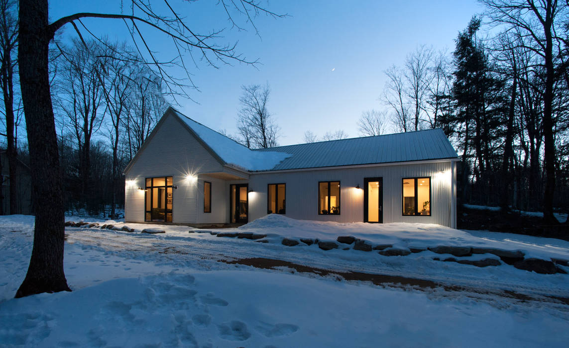 Kawartha Highlands Net-Zero House, Solares Architecture Solares Architecture 모던스타일 주택