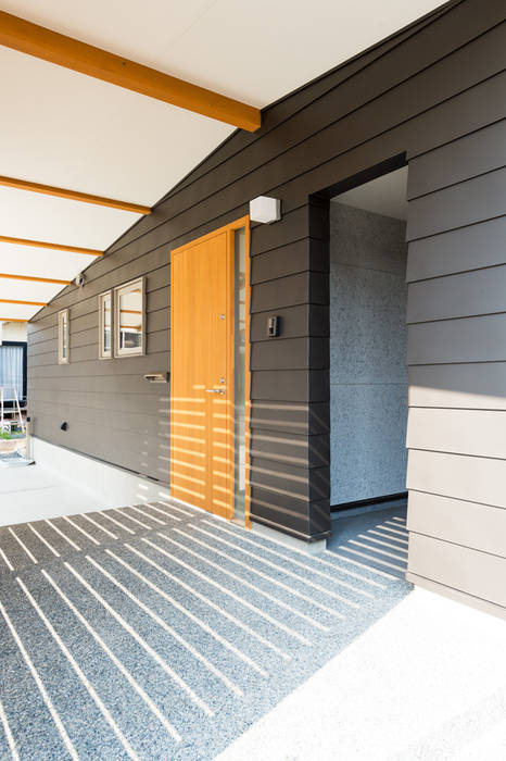 By 株式会社山口工務店 Modern Iron Steel Homify