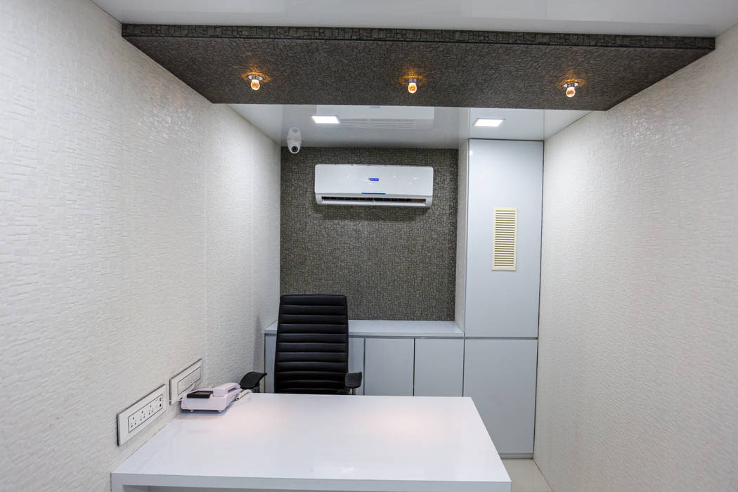 Chembur, aasha interiors aasha interiors Commercial spaces Offices & stores