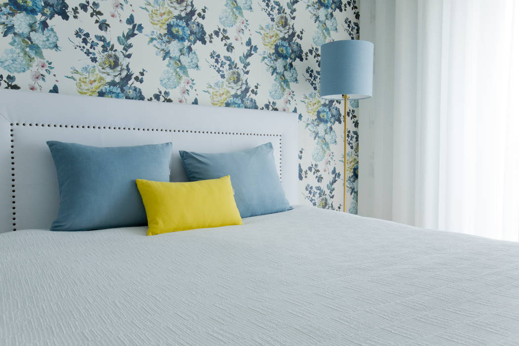 Спальня в стиле модерн от maria inês home style Модерн