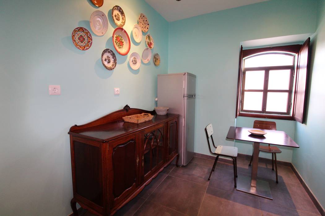 Casa Rocha, Vintage Algarvio Cozinhas mediterrânicas por Atelier Ana Leonor Rocha Mediterrânico
