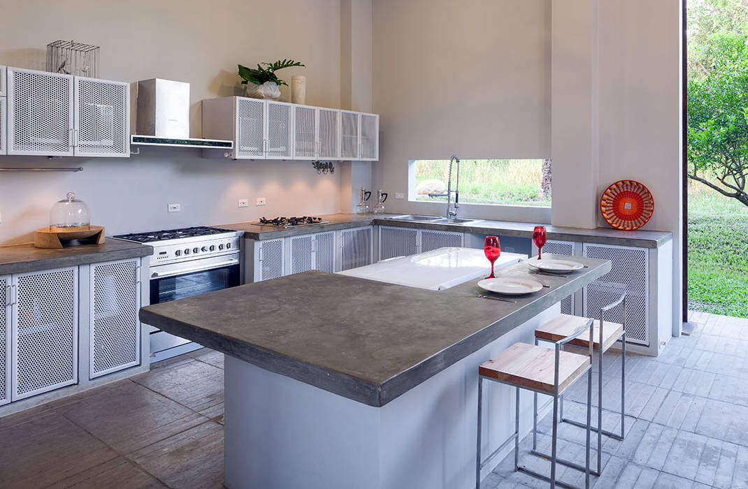 Casa Mesa de Yeguas X-13, NOAH Proyectos SAS NOAH Proyectos SAS Built-in kitchens سنگ مرمر