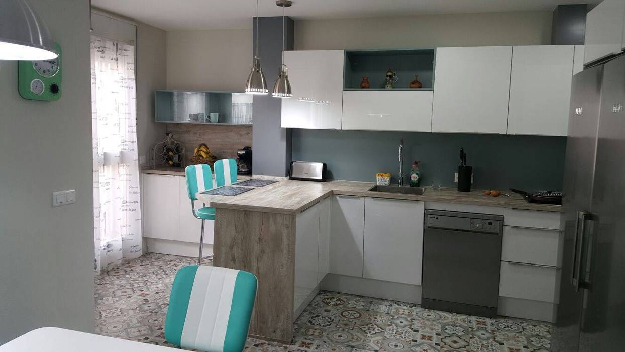 Mobiliario cocina blanco de ceramix home moderno contrachapado | homify