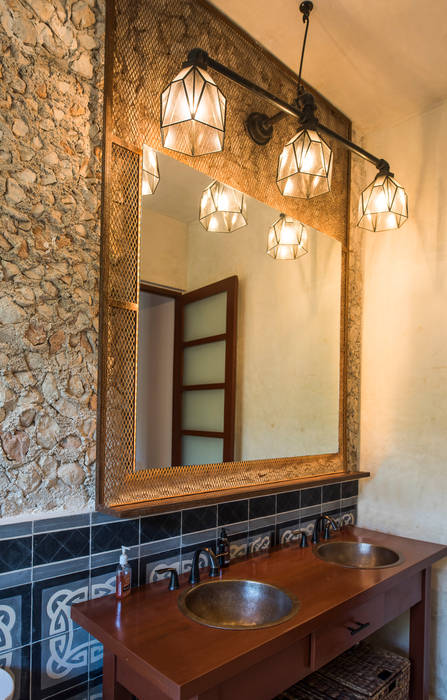 Casa tres dragones, Taller Estilo Arquitectura Taller Estilo Arquitectura Colonial style bathroom