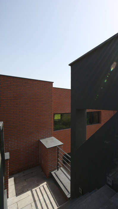 지산발트 하우스 지우, 인문학적인집짓기 인문학적인집짓기 Modern houses Bricks