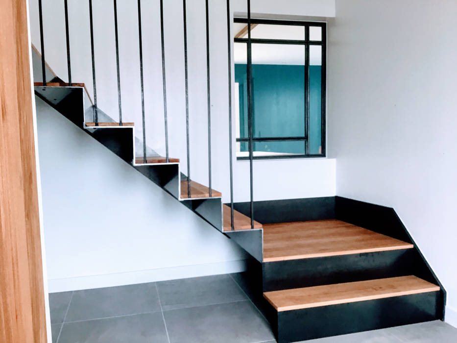 Maison L.C., Ophélie Dohy architecte d'intérieur Ophélie Dohy architecte d'intérieur Stairs Iron/Steel