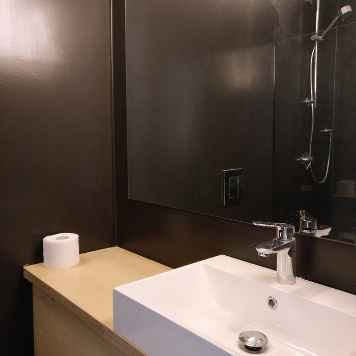 Black box badkamer, studioMERZ studioMERZ Modern bathroom
