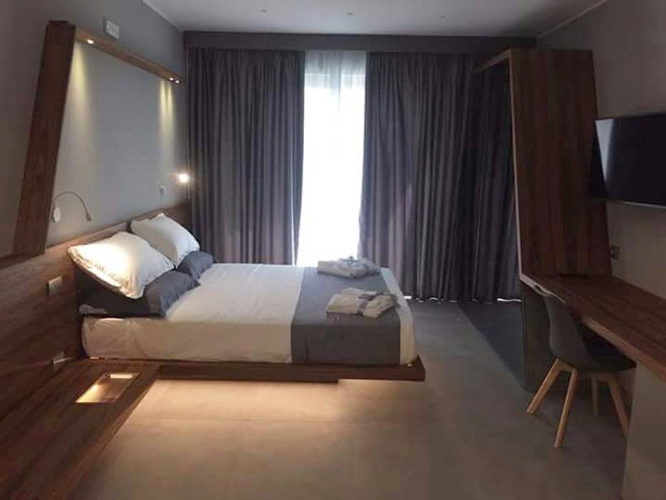 Arredamento camere Hotel – B&B – Bed and Breakfast, PERCORSOARREDO PERCORSOARREDO Commercial spaces Engineered Wood Transparent Hotels
