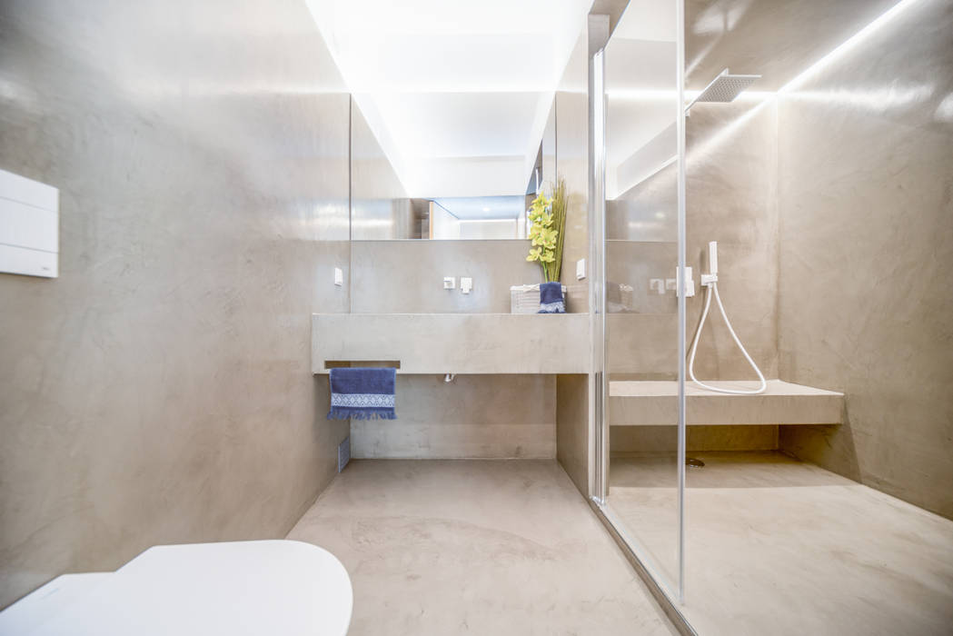 Apartamento T3 Graça - Lisboa, EU LISBOA EU LISBOA Casas de banho modernas Prédio,Toque,Design de interiores,Encanamento,Arquitetura,Pisos,Andar,Banheiro,Parede,Madeira