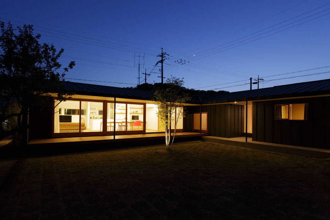 L字の家, toki Architect design office toki Architect design office Wooden houses Wood Wood effect