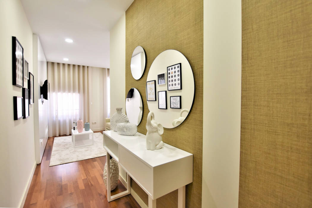 Entrada e sala de estar salas de estar modernas por victor bertier