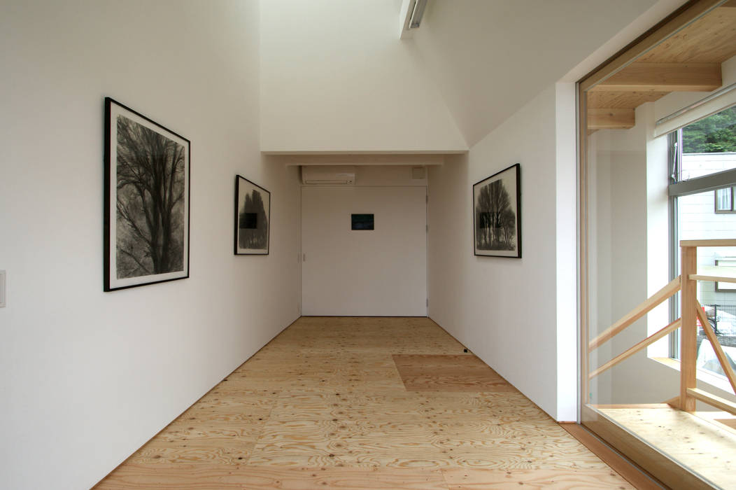 2kwgallery, 塔本研作建築設計事務所 塔本研作建築設計事務所 หลังคากระจก โลหะ