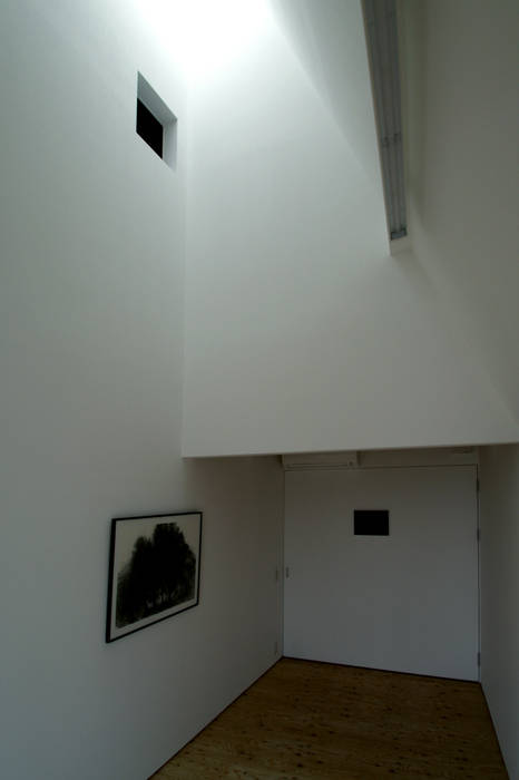 2kwgallery, 塔本研作建築設計事務所 塔本研作建築設計事務所 หลังคากระจก โลหะ