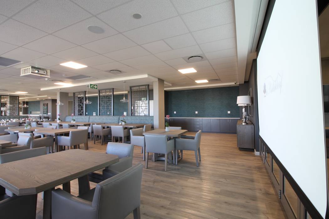Dining Area Projector Audio Visual Projects (PTY) Ltd Commercial spaces Commercila Projector,Commercial Spaces