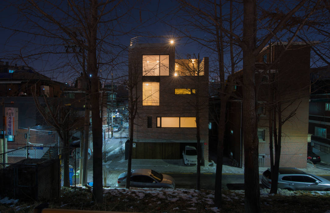 TETRIS HOUSE HBA-rchitects 컨트리스타일 주택