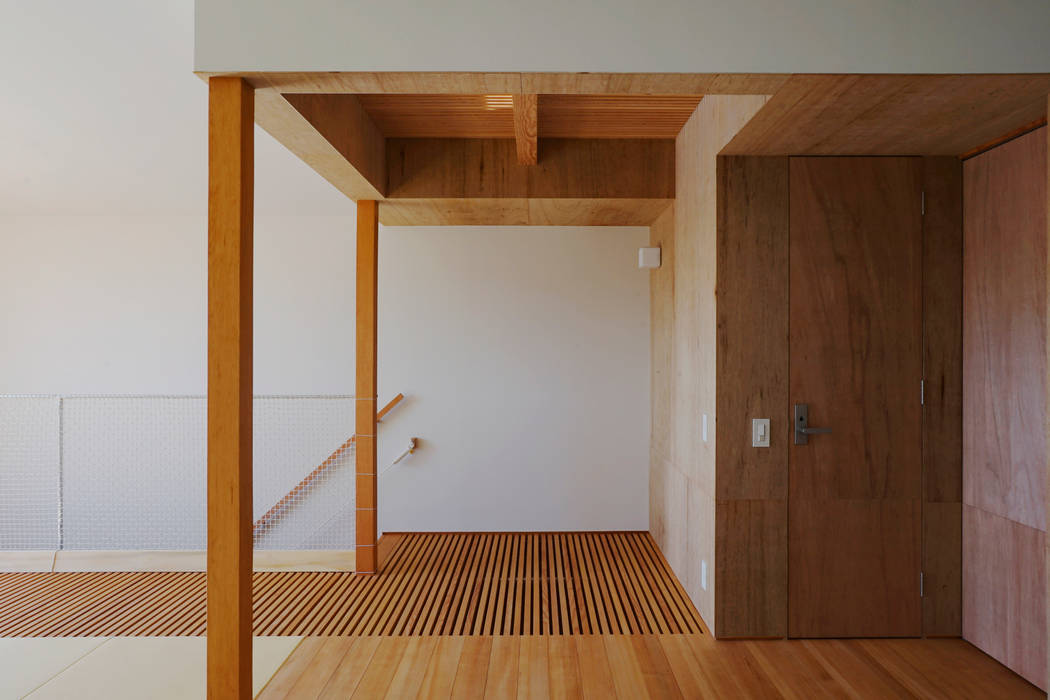 笠舞本町の家, 有限会社建築計画 有限会社建築計画 บันได แผ่นไม้อัด Plywood