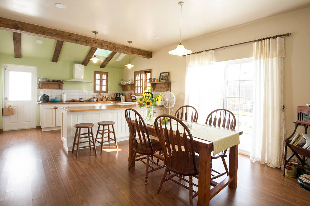 전주 효자동 프로방스 주택, (주)메이드 (주)메이드 Built-in kitchens