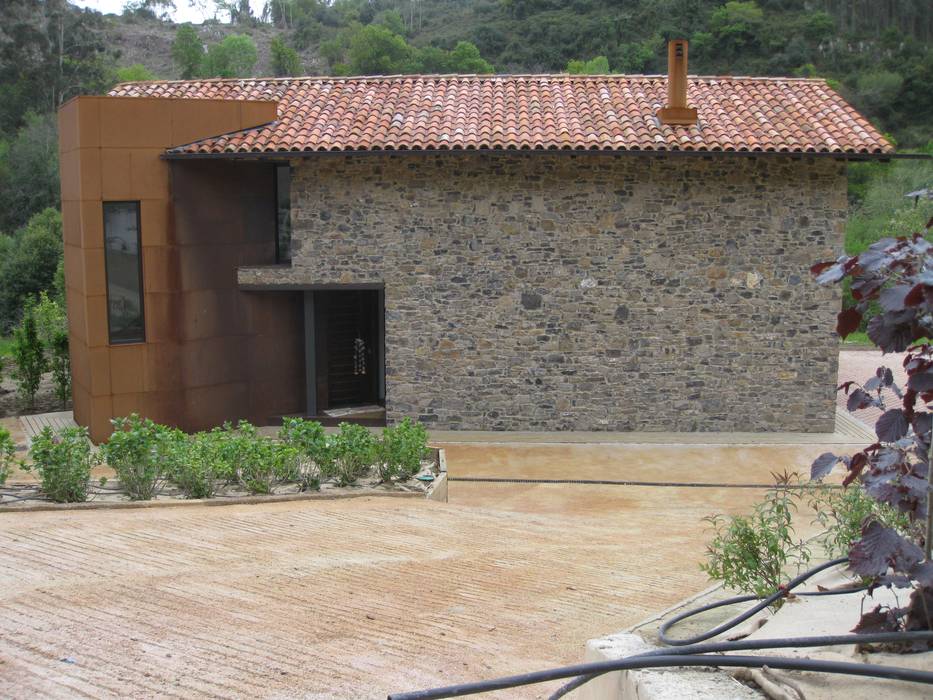 CASA LINARIEGA, BALDO ARQUITECTURA BALDO ARQUITECTURA Casas unifamiliares Piedra