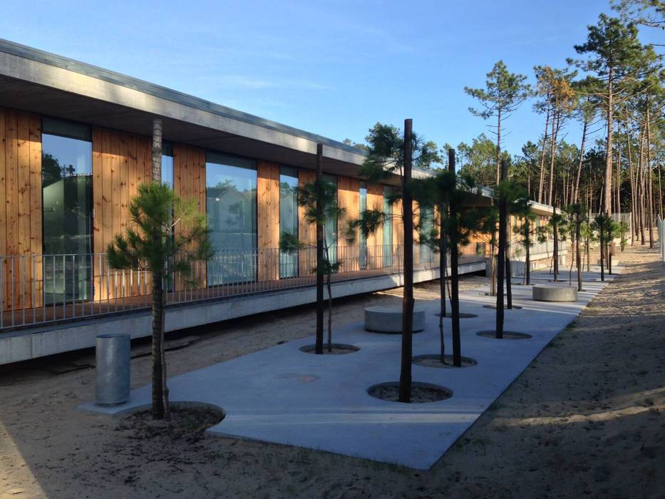 Centro Escolar da Gafanha da Boa Hora Banema S.A. Pavimentos Madeira Acabamento em madeira Lunawood,Thermowood,madeira modificada