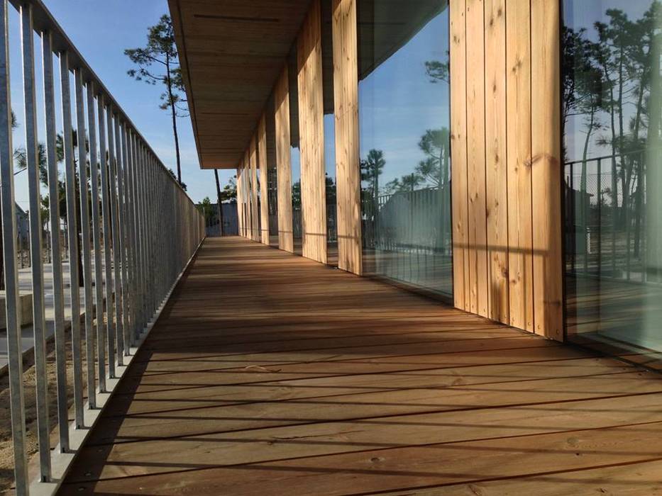 Centro Escolar da Gafanha da Boa Hora Banema S.A. Pavimentos Madeira Acabamento em madeira Lunawood,madeira modificada,thermowood