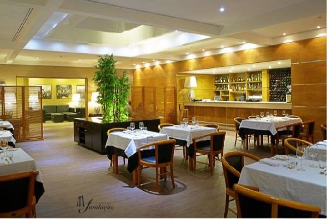 Remodelação Restaurante Fundação Dr. António Cupertino de Miranda, J. F. LOUREIRO DOS SANTOS, UNIPESSOAL, LDA J. F. LOUREIRO DOS SANTOS, UNIPESSOAL, LDA Ruang Komersial Restoran