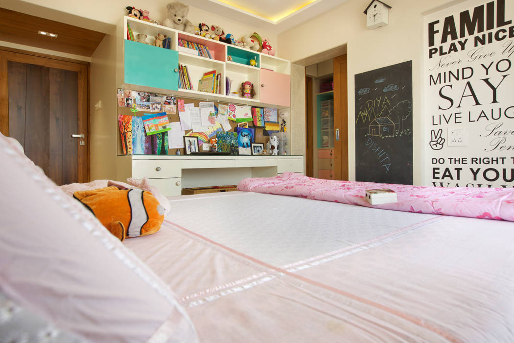 MR. VIKAS SHAH, Urbane Storey Urbane Storey Modern nursery/kids room