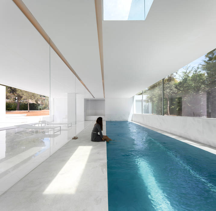 Casa entre la Pinada, FRAN SILVESTRE ARQUITECTOS FRAN SILVESTRE ARQUITECTOS Mediterranean style pool