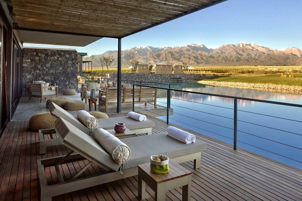 The Vines Resort & Spa, Bórmida & Yanzón arquitectos Bórmida & Yanzón arquitectos مساحات تجارية فنادق