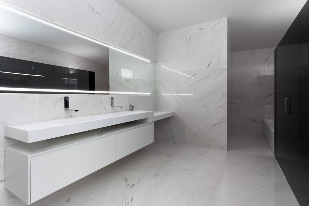 Casa Balint, FRAN SILVESTRE ARQUITECTOS FRAN SILVESTRE ARQUITECTOS Baños de estilo minimalista