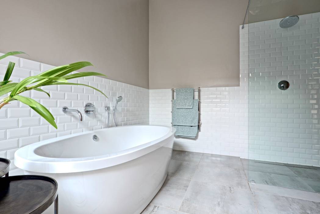 Free standing tub Oksijen حمام freestanding bathtub,grey,grey tiles,white,white subway tiles,subway tiles