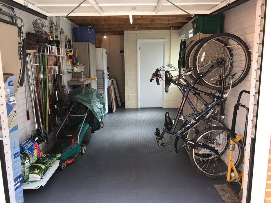 Small garages can be organised spaces too Garageflex Garajes dobles garage,garage storage,storage,storage ideas,garage solutions,flooring,tiles,pvc,bike rack