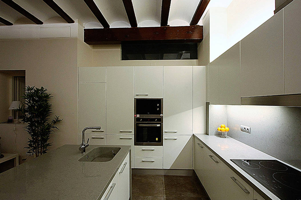 COCINA CASA CHISBERT VALEROYOCHANDO arquitectura Cocinas integrales rehabilitacion,reforna de vivienda,rehabilitacion de vi,interiorismo,tradicional,casa de pueblo,arquitectura moderna,arquitectura contemp,diseño de interiores,integracion de estil