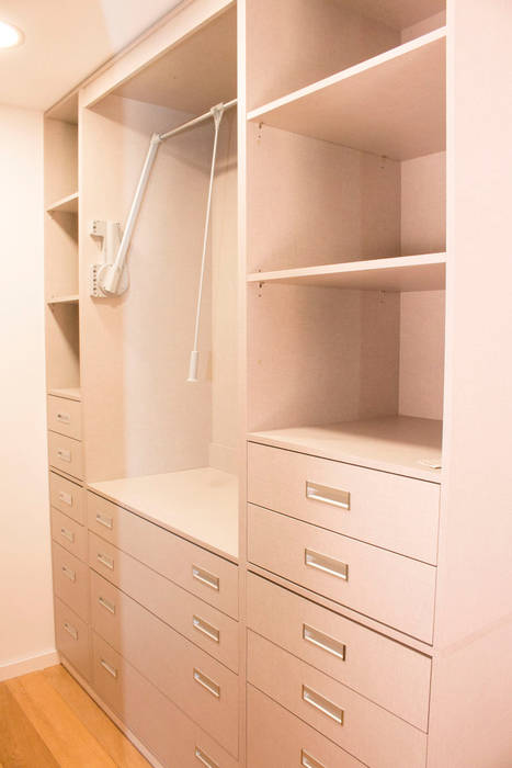 Closet, Oloft Oloft Vestidores de estilo moderno Madera Acabado en madera