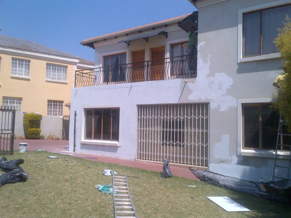 Exterior Renovation, Kgodisho Solutions & Projects Kgodisho Solutions & Projects Дома в классическом стиле