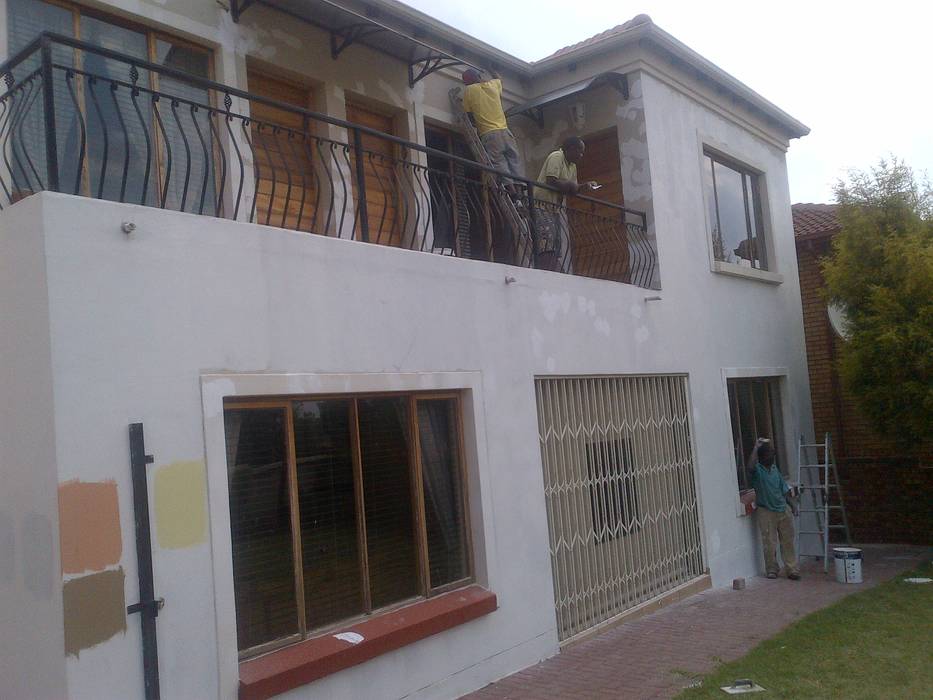 Exterior Renovation, Kgodisho Solutions & Projects Kgodisho Solutions & Projects Classic style houses