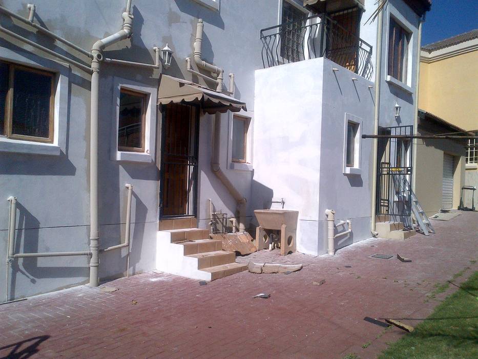 Exterior Renovation, Kgodisho Solutions & Projects Kgodisho Solutions & Projects Classic style houses