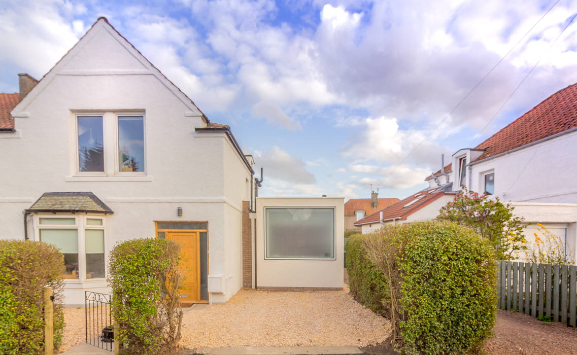 Sandblasted Glass, Brick and White Render Elevation Capital A Architecture Reihenhaus Glas Glass,Render,Brick,Frosted,Sandblasted,extension